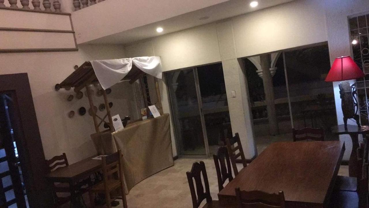 Legacy Mansion Hotel Iloilo City Kamer foto